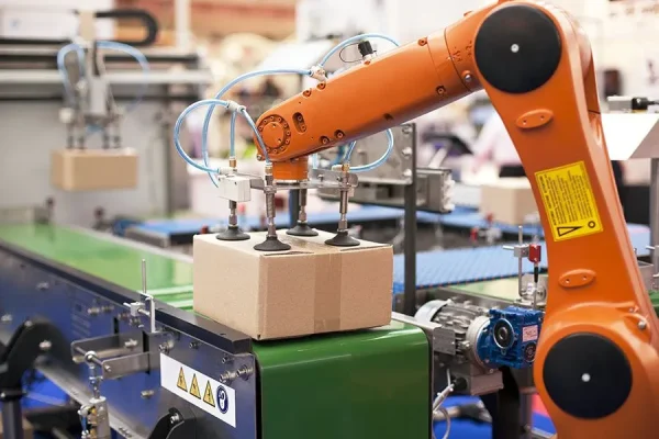 robotic-packaging-machine-in-a-factory